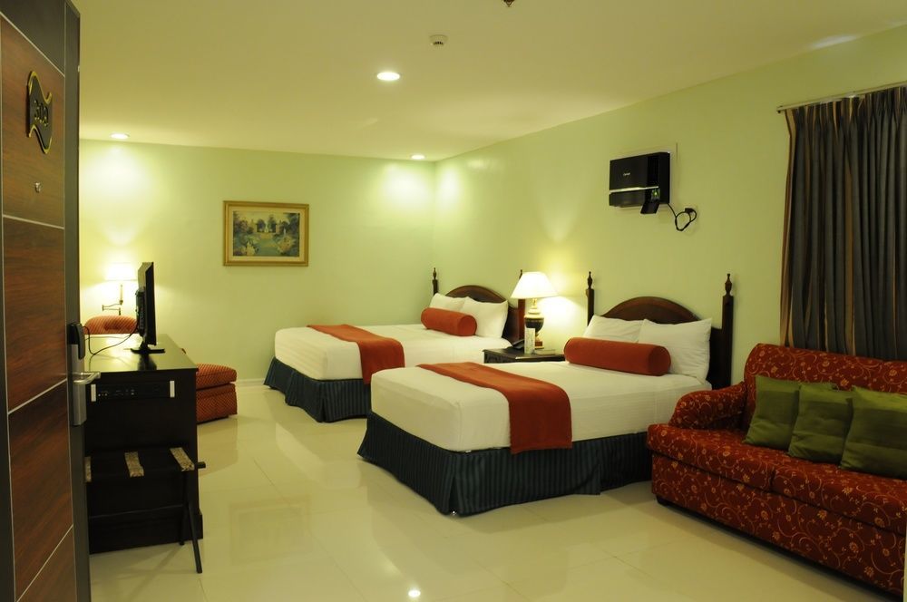 Dreamwave Hotel Santiago City of Santiago Exterior photo