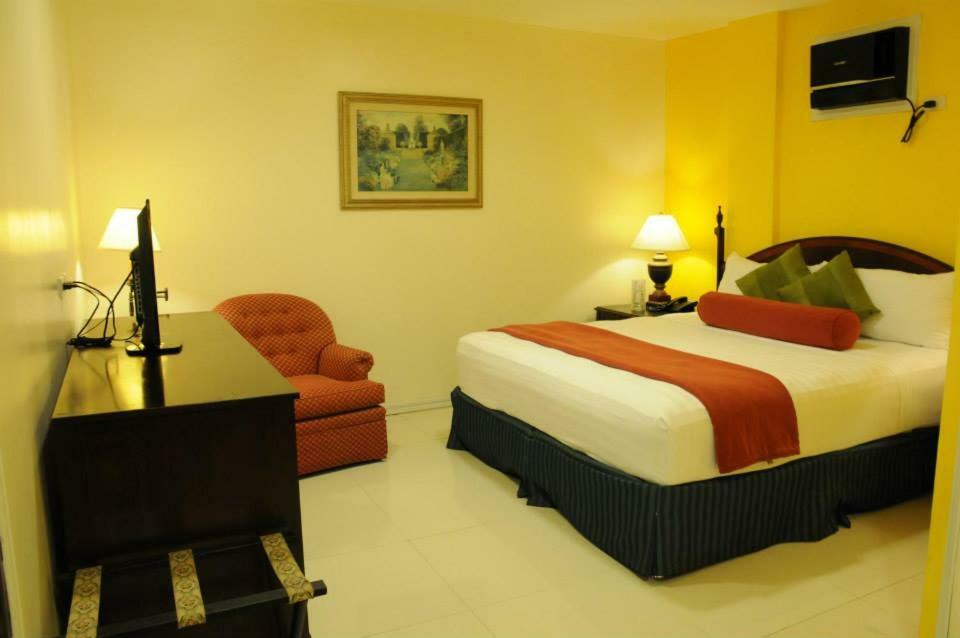 Dreamwave Hotel Santiago City of Santiago Exterior photo